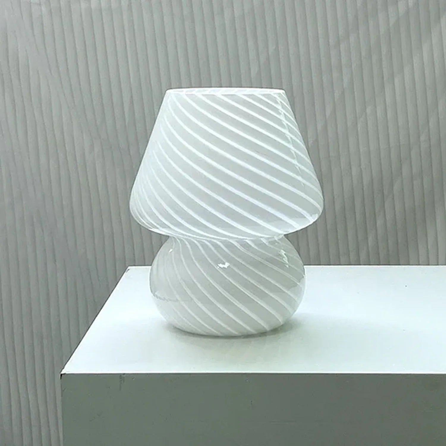 color-white-striped