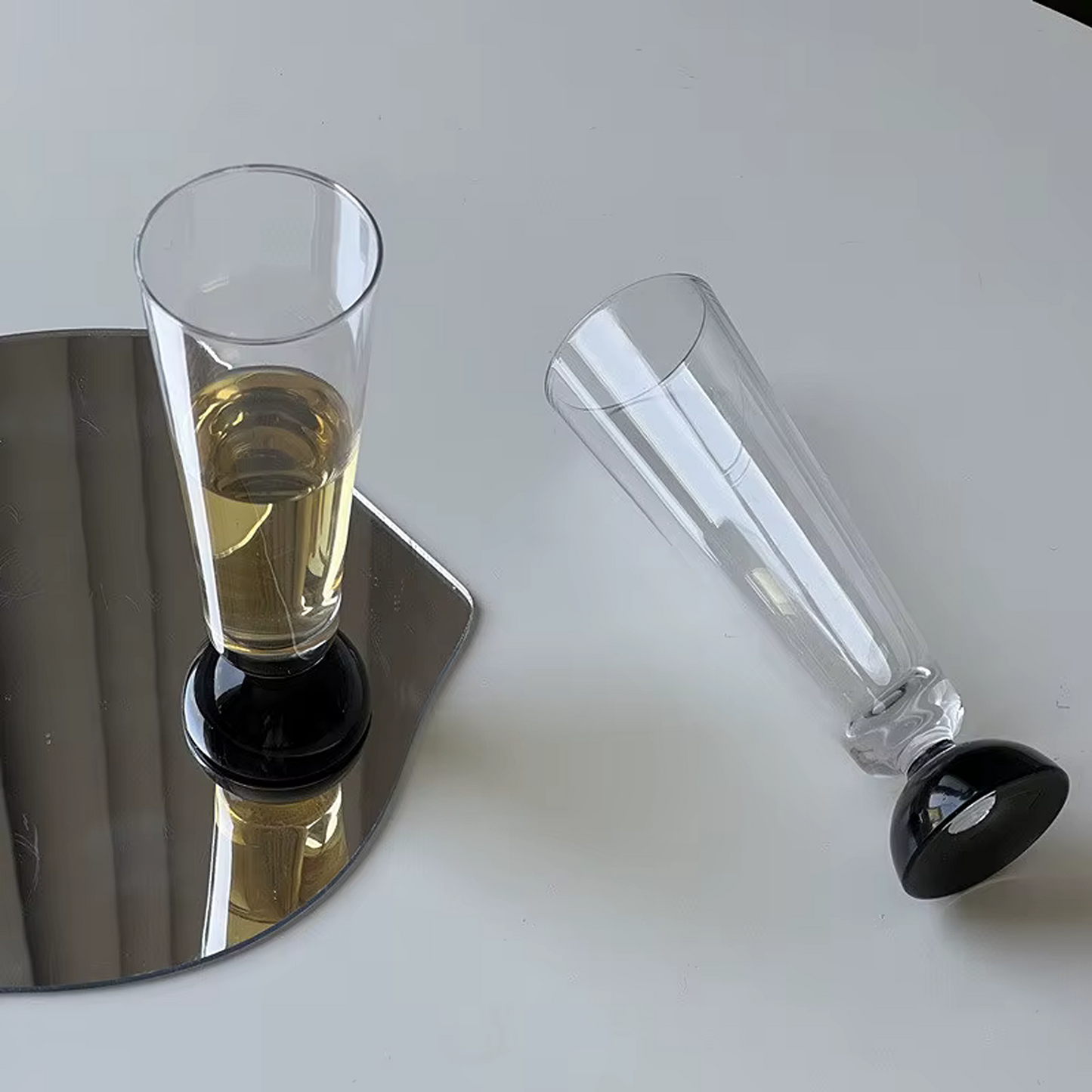 Retro Glass Champagne Flutes